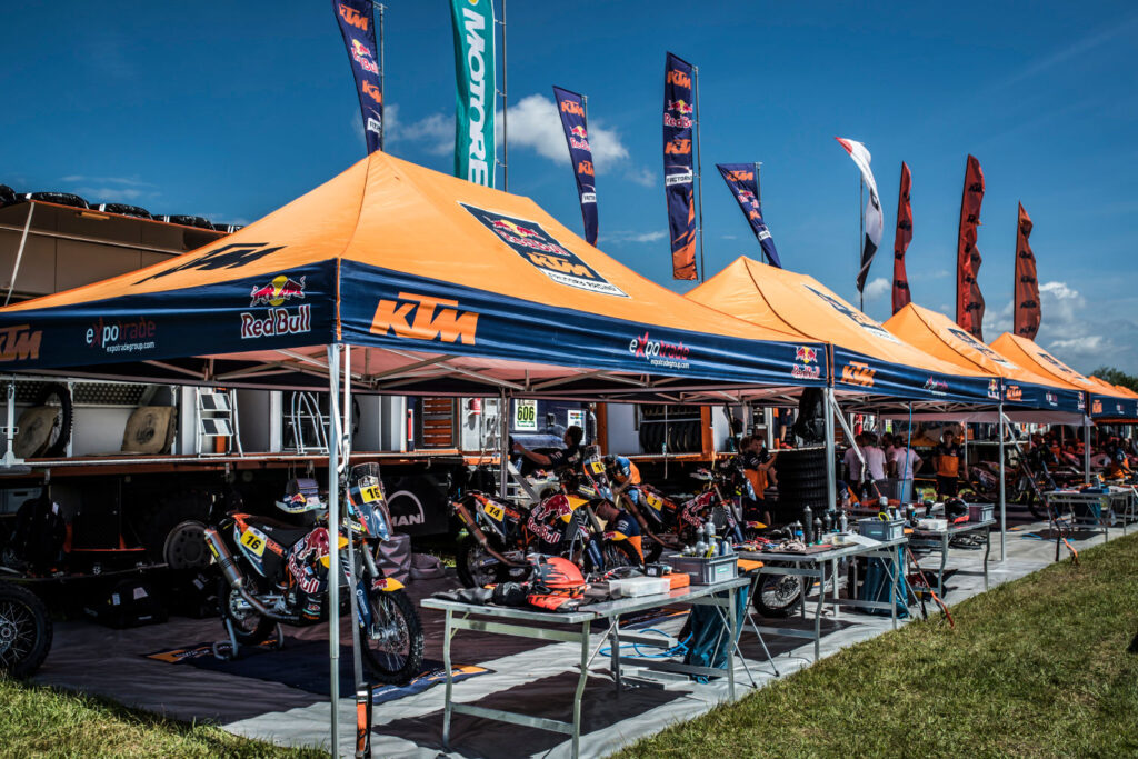 Common Defects in Pop Up Canopy Tents"
